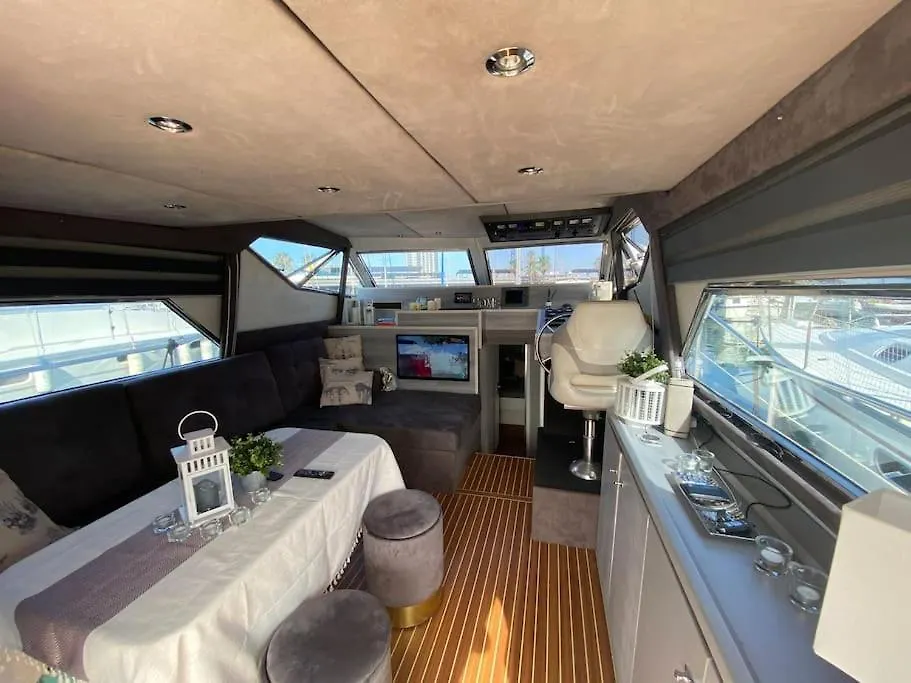 Barco Muy Romantico Con Parking! Sant Adria de Besos 0*,  Spain