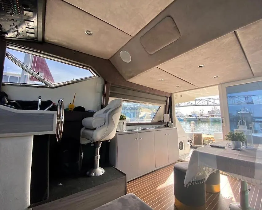 Πλωτό κατάλυμα Barco Muy Romantico Con Parking! Sant Adria de Besos Ισπανία