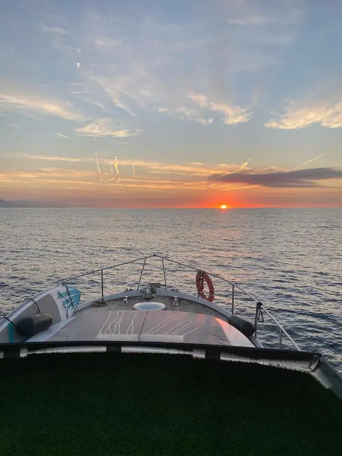 Πλωτό κατάλυμα Barco Muy Romantico Con Parking! Sant Adria de Besos